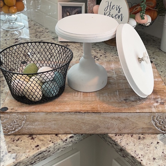 Decor - Picture 3 of 3